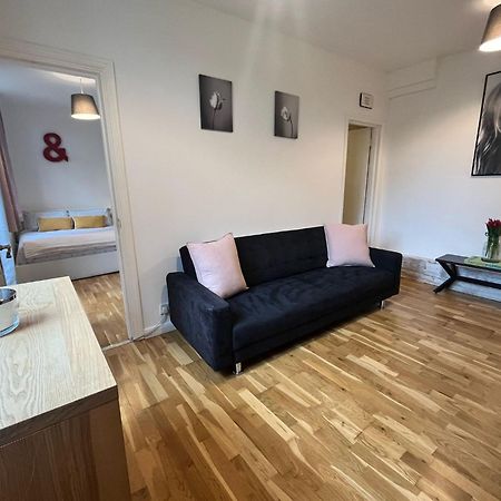 Charming 1-Bedroom Apartment Southfields, London Exteriör bild