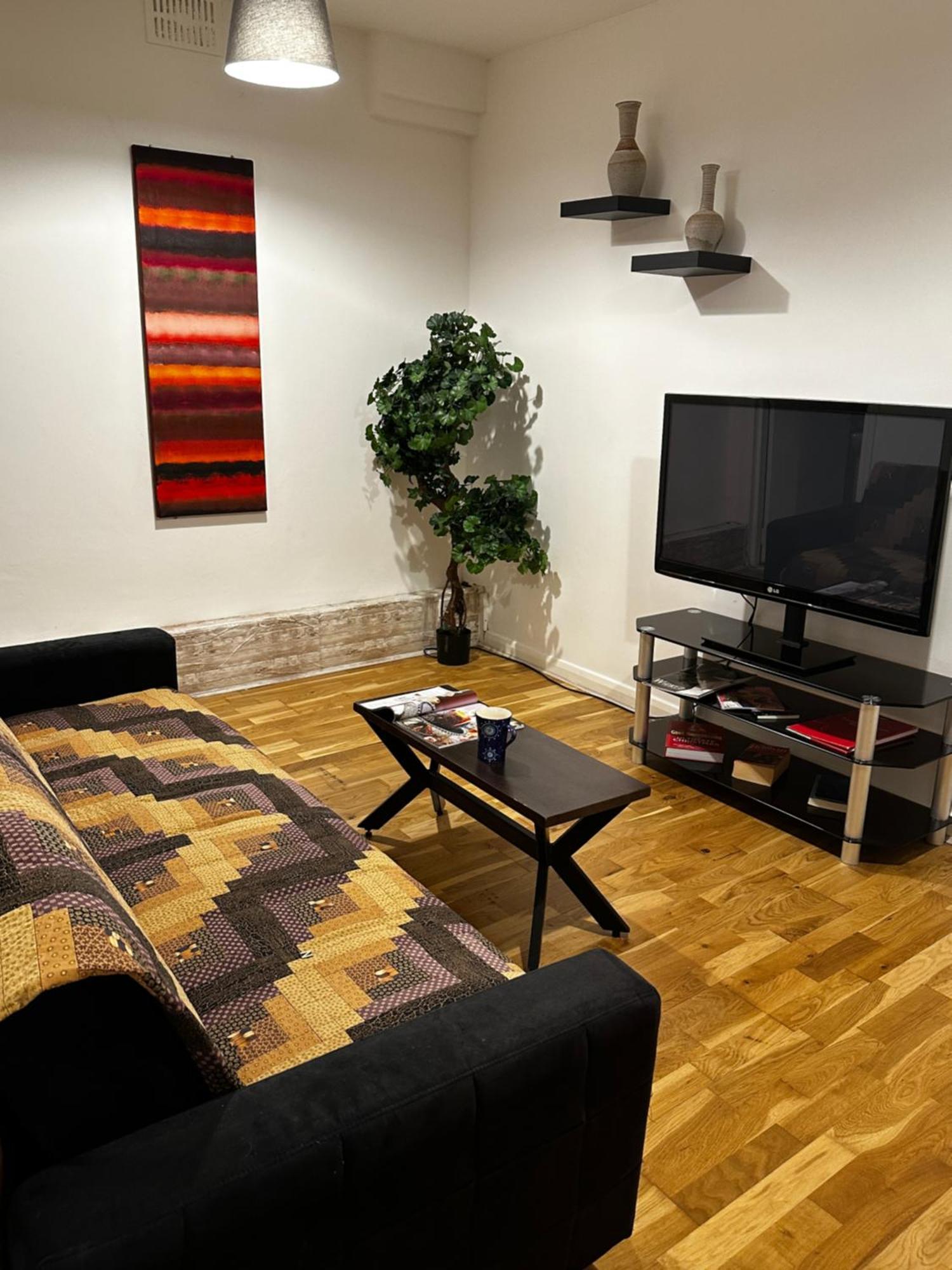Charming 1-Bedroom Apartment Southfields, London Exteriör bild