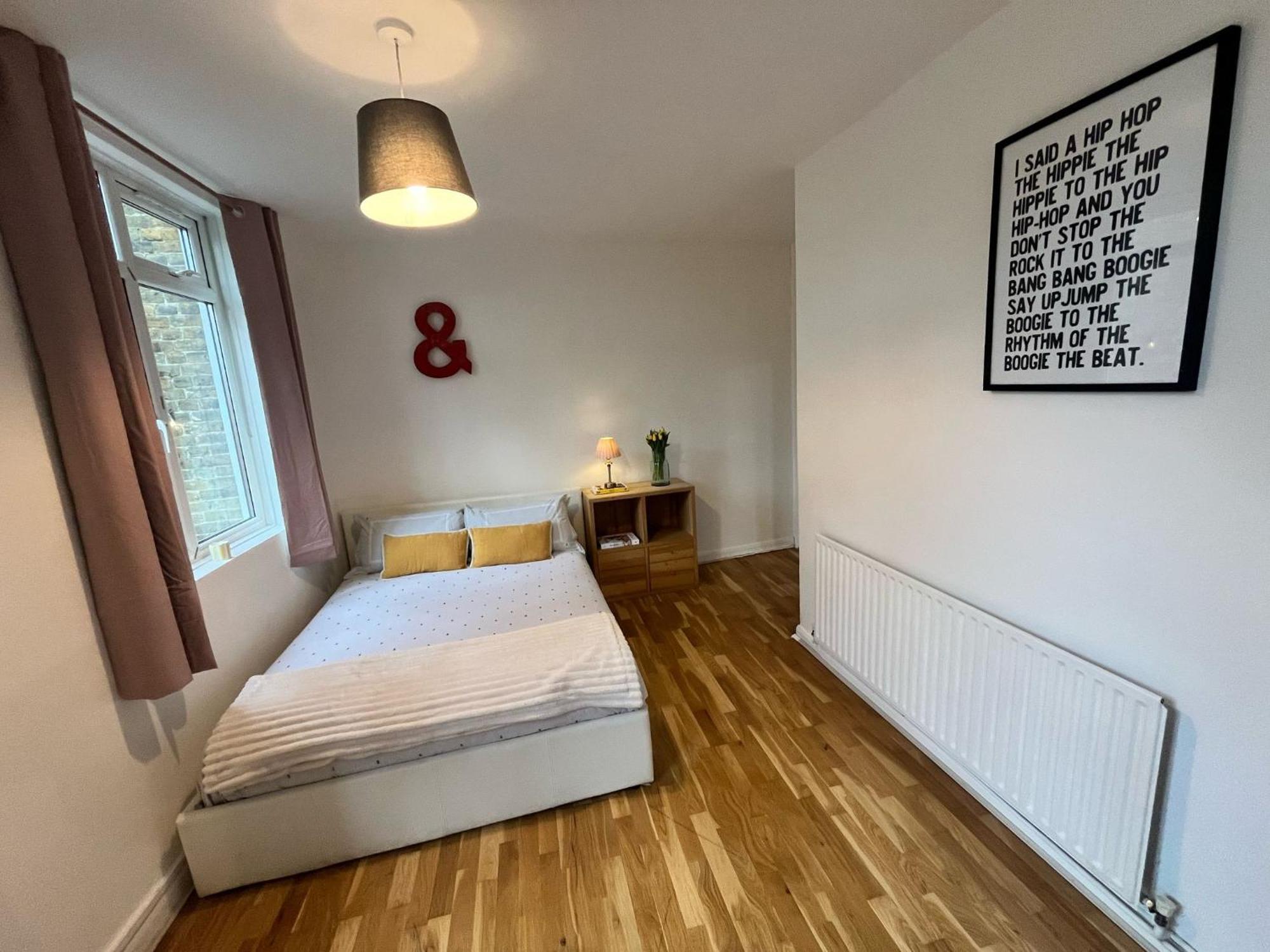 Charming 1-Bedroom Apartment Southfields, London Exteriör bild
