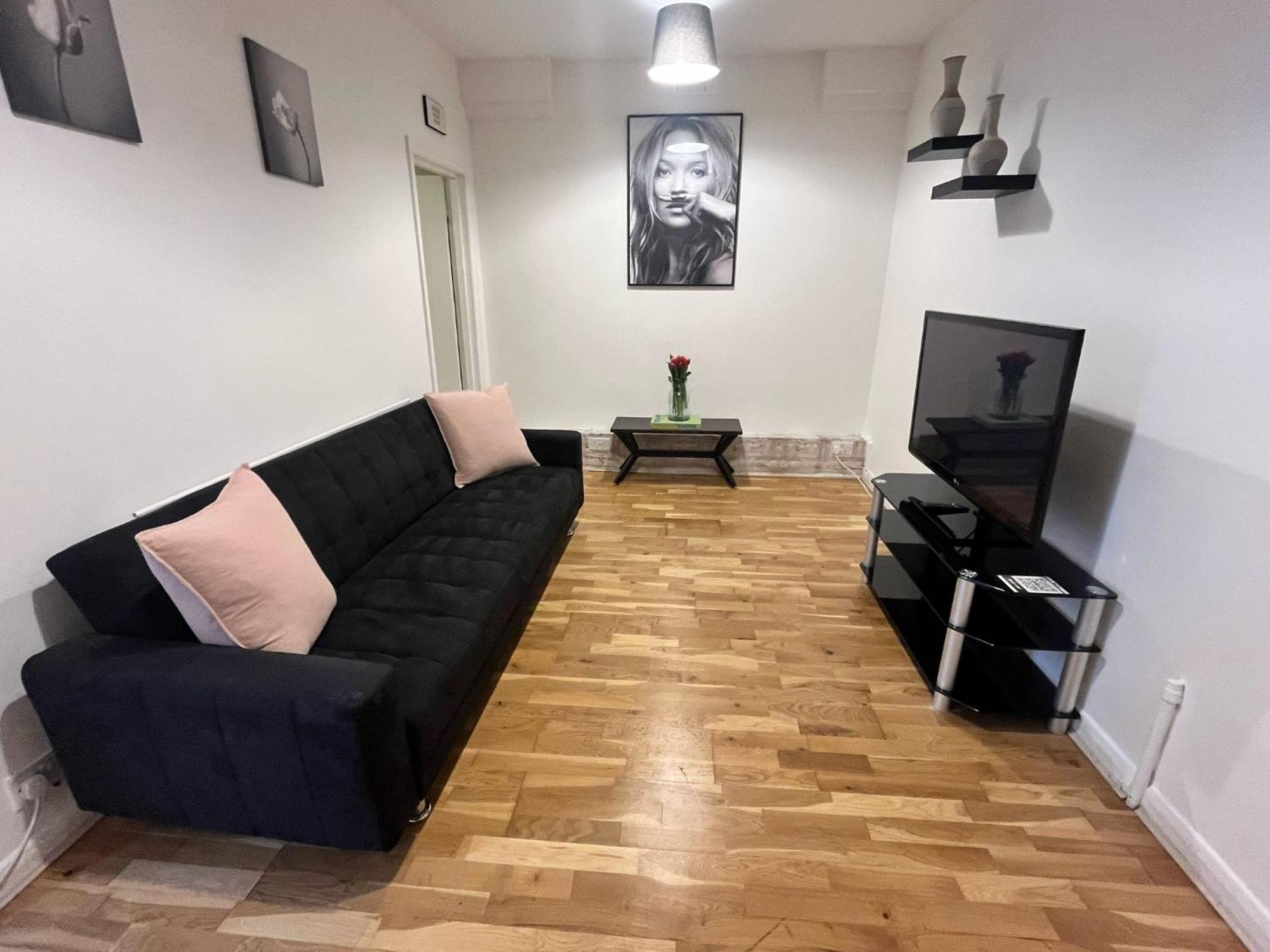 Charming 1-Bedroom Apartment Southfields, London Exteriör bild
